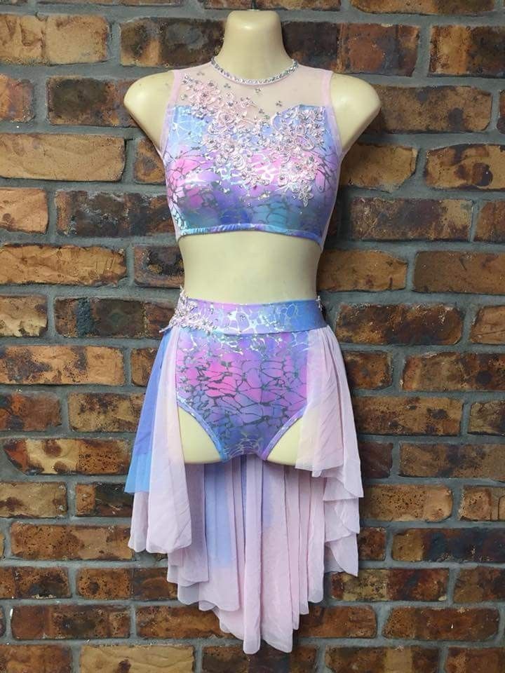 I like this skirt... Dancing Outfits, Cute Dance Costumes, Custom Dance Costumes, Dance Costumes Lyrical, Jazz Costumes, Competition Costumes, Jazz Dance Costumes, Argentine Tango, Leotards Ballet