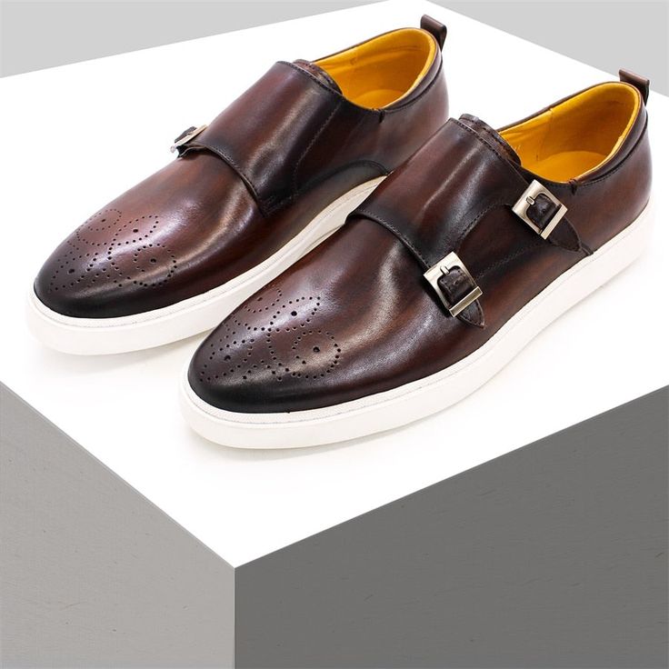 Casual Business Shoes, Flat Shoes Men, Mens Casual Leather Shoes, Flats Shoes Comfortable, Flat Heels, Business Casual Shoes, Handmade Leather Shoes, Leather Brogues, Business Shoes