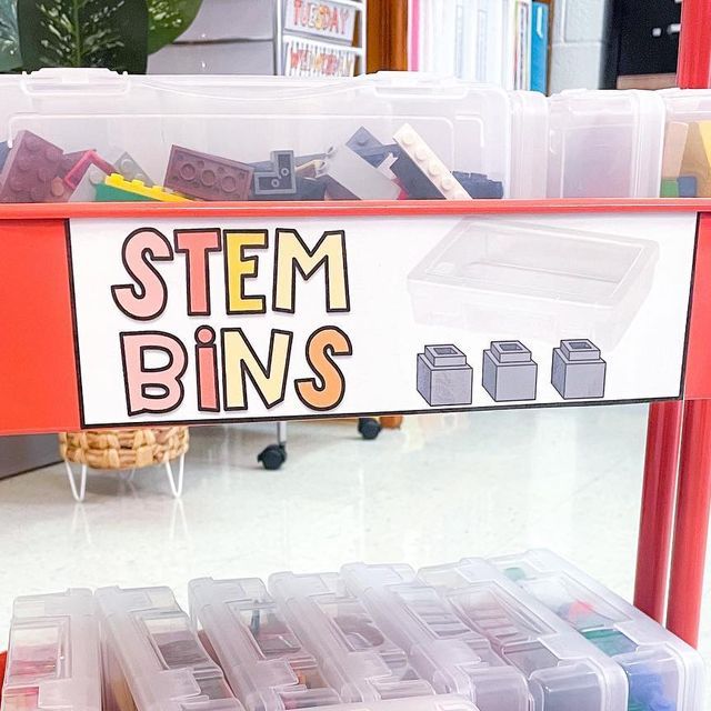 •McKay• on Instagram: "Things that worked! Part 3💛 ✨Morning Stem Bins: we always started our mornings by unpacking and grabbing a stem bin. It was a great soft start to the morning and the kids loved it! My tips… have multiple of the same item. Many math manipulatives can double as a stem item (cubes, dominos, shapes). The most popular ones in my room were the Target Hashtag blocks and legos. ✨Mini student library: So many reasons why I loved this! 1. Students see all books front facing. 2. I Morning Stem Bins, Student Library, Stem Bins, Math Manipulatives, In My Room, My Room, Classroom Organization, Things That, Target