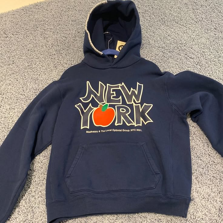 New With Tags!! Rare Limited Edition Navy With White Stitching Blue Shirt Outfit, Outfit Ideas Easy, Shirt Outfit Ideas, New York Hoodie, Tie Dye Crewneck Sweatshirts, Cropped Crewneck, Fleece Sweater, Dream Clothes, Colorful Hoodies