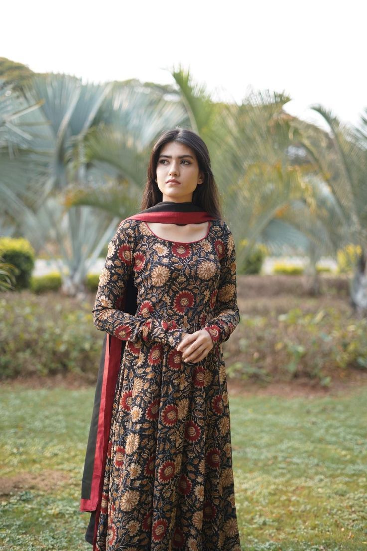 Beautiful cotton kurta shirts Designe Kurthi Design Full Sleeves, Full Sleeve Chudidhar, Chudidhar Full Sleeve Designs, Kurta Full Sleeves Design, Full Sleeve Kurtis For Women, Cotton Dress Material Stitching Ideas, Kurta Designs Women Full Sleeve, Cotton Full Sleeves Kurti, Full Sleeves Kurta Designs Women