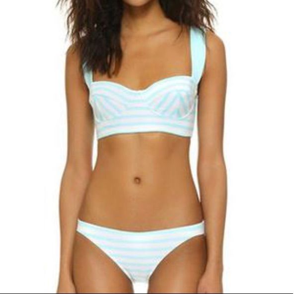 Nwot Women’s Kate Spade Georgica Beach Stripes Bralette Bikini Top Size Xs Blue White Kate Spade Swimwear For Poolside And Beach Season, Kate Spade Fitted Swimwear For Summer, White Kate Spade Swimwear For Spring, Cute Swimsuits, Silver Blue, Womens Swim, Bralette, Kate Spade, Blue White