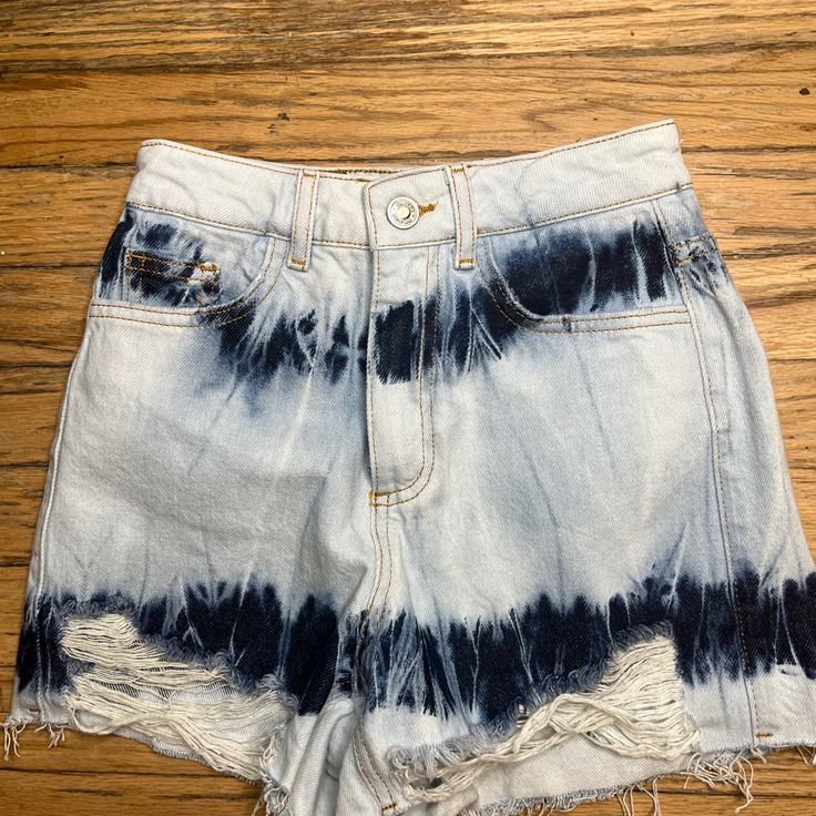 Zara Women’s Tie Dye Distressed Cutoff Shorts Nwot Sz 2. Ripped Cotton Bottoms In Washed Blue, Blue Ripped Cotton Bottoms, Ripped Blue Cotton Bottoms, Acid Wash High Rise Cotton Bottoms, Acid Wash High-rise Cotton Bottoms, Fitted Distressed Bottoms For Day Out, High Waist Distressed Washed Blue Bottoms, Spring Acid Wash Mid-rise Bottoms, High Rise Medium Wash Bleached Bottoms