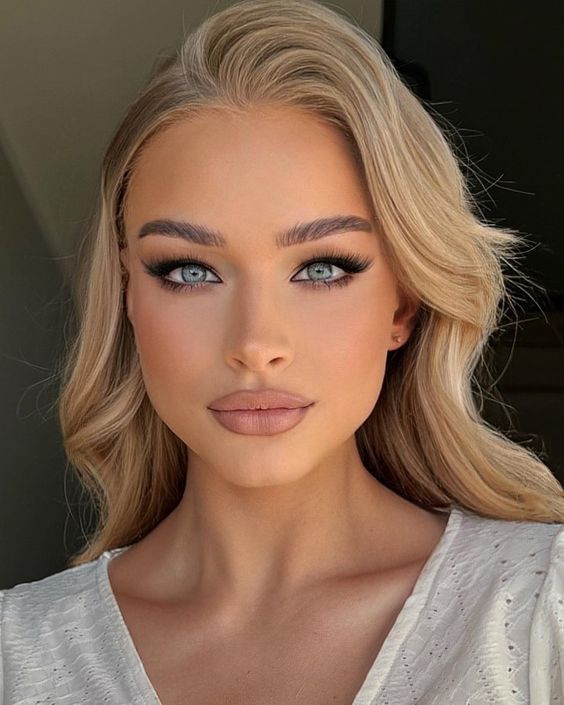 Elegant Makeup Blue Eyes, Wedding Makeup Blonde, Machiaj Smokey Eyes, Green Eyes Blonde Hair, Bridal Makeup For Blue Eyes, Bridal Makeup For Blondes, Wedding Makeup For Blue Eyes, Blonde Bride, Blonde Hair Makeup