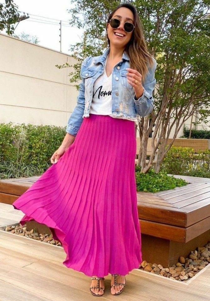 Long Pink Pleated Skirt Outfit, Colorful Summer Skirt, Hot Pink Pleated Skirt Outfit, Pink Pleated Skirt Outfit, Hot Pink Skirt Outfit, Midi Skirt Outfit Winter, Long Pink Skirt, Pink Skirt Outfits, Hot Pink Skirt