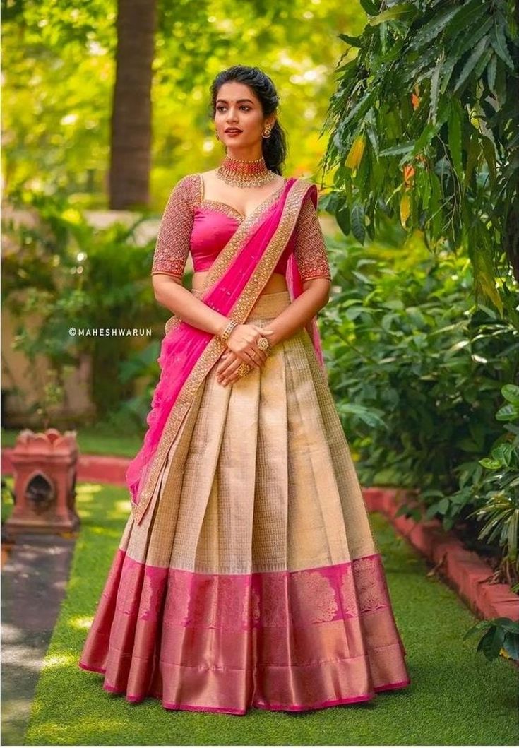 Dhawani Designs Kerala Wedding, South Indian Skirt And Blouse, Half Saree Models Latest, Half Saree Blouse Designs, Pink Half Sarees, Silk Half Saree, Onam Outfits, Sari Lehenga, Silk Lehengas