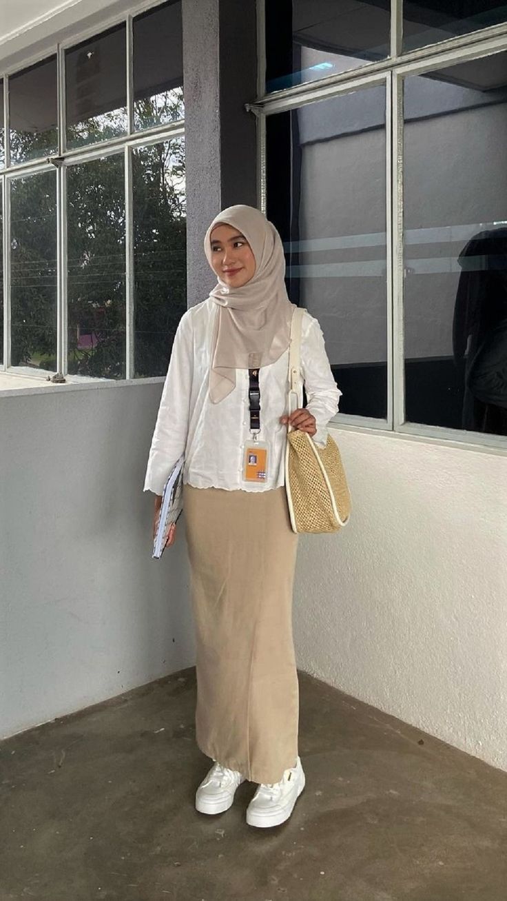 Outfit Campus, Outfit Ngampus, Rok Outfit, Outfit Hijab Casual, Campus Outfit, Casual Work Outfits Women, Modesty Outfits, Everyday Casual Outfits, Muslim Outfits Casual