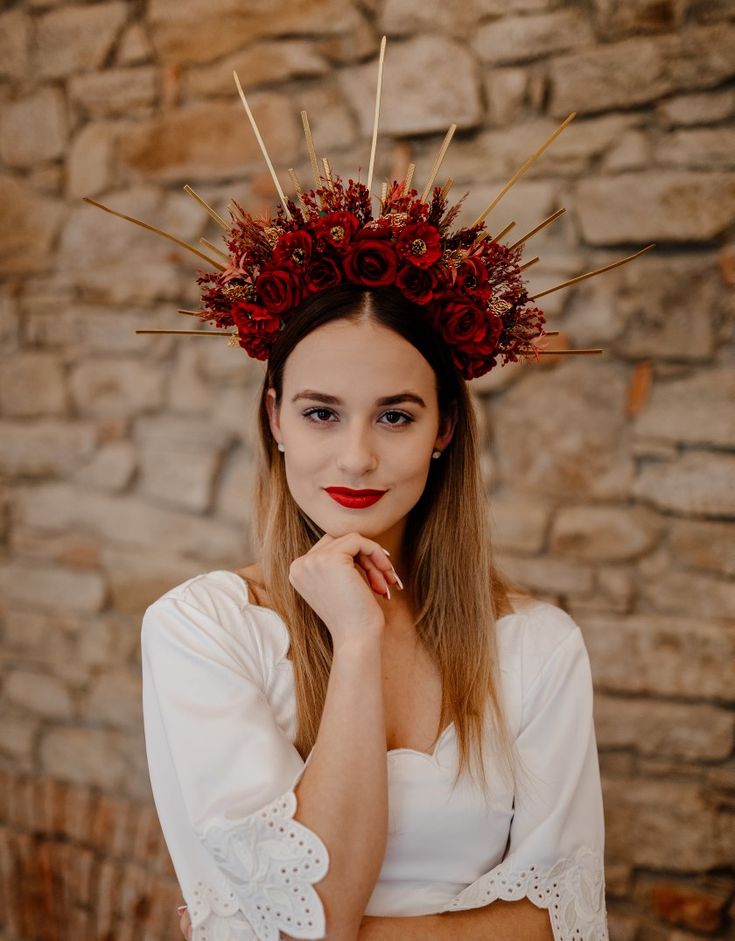 Mexican Wedding Crown, Tiara Photoshoot, Inn Aesthetic, Halo Crowns, Mexican Inspired Wedding, Crown Affair, Textile Flowers, Creative Costume, Madonna Inn