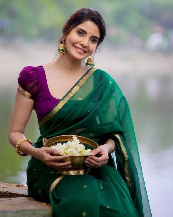 Green Blouse Designs, Cotton Saree Blouse Designs, Latest Blouse Designs Pattern, New Saree Blouse Designs, Traditional Blouse Designs, Latest Model Blouse Designs, Fashionable Saree Blouse Designs, Blouse Design Images, Sari Blouse Designs