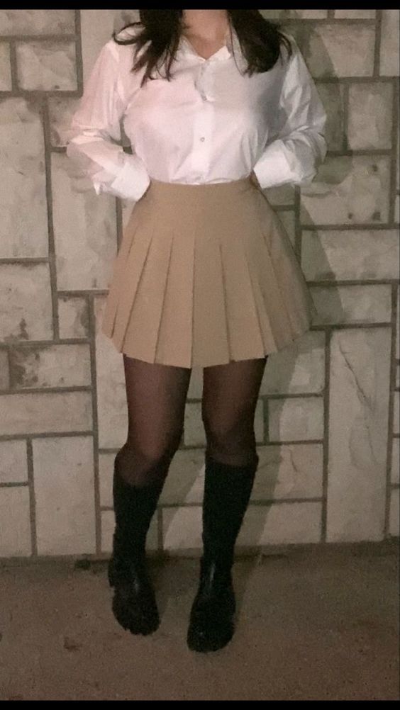 Tan Skirt White Top Outfit, Outfits With A Brown Skirt, Tan Skirt Outfit Winter, Khaki Skirt School Uniform Outfit, Formal Beige Outfit, Outfit With Beige Skirt, Outfits With Beige Skirt, Outfits With Khaki Skirt, Beige Skirt Outfit Aesthetic