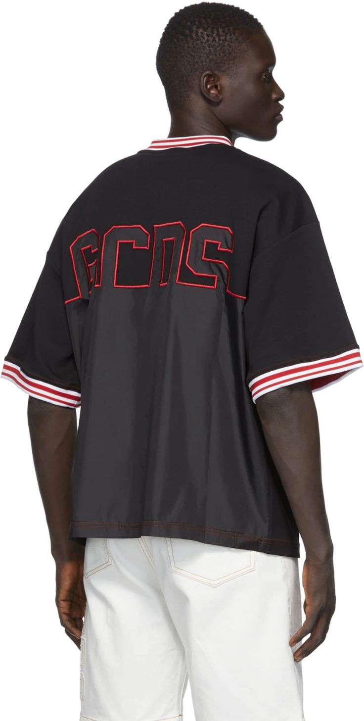 Collegiate Logo Tops For Streetwear, Collegiate Crew Neck Tops With Logo Detail, Collegiate Tops With Logo For Streetwear, Collegiate Tops With Logo Detail For Streetwear, Red Embroidered Logo T-shirt For Streetwear, Casual College Tops With Logo Detail, Streetwear Crew Top With Embroidered Logo, Black Varsity Tops With Embroidered Logo, Black Crew Neck Top With Logo Detail