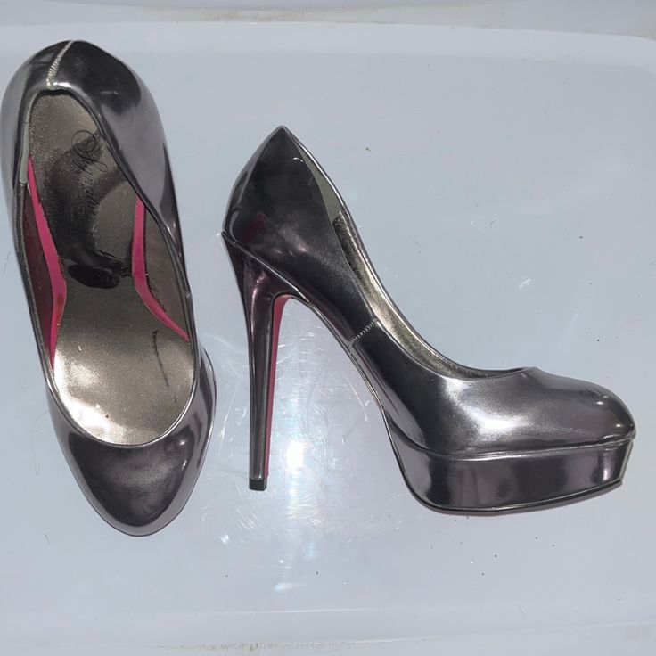 Chroma Silver Heels, Never Worn Silver Stiletto Heels, Silver-tone High Heel Party Heels, Luxury Silver Heels With 4-inch Heel, Party High Heels With Silver-tone Hardware, Metallic Silver Heels With 4-inch Heel For Formal Occasions, Metallic Silver Heels With 4-inch Round Toe, Shoes Silver, Hot Heels, Silver Heels