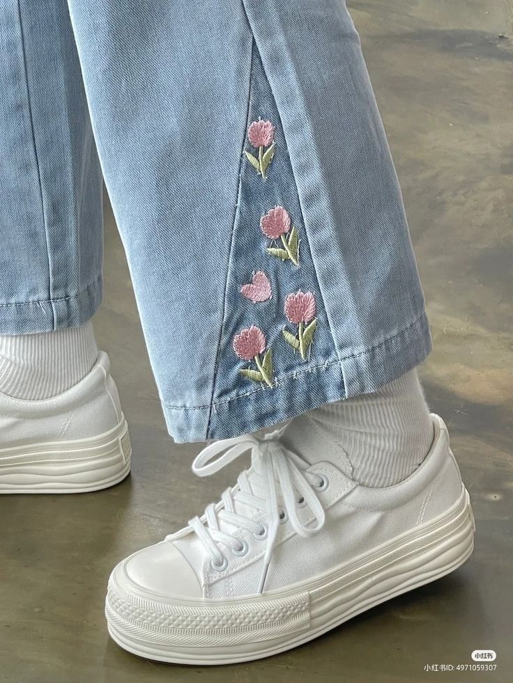 00s Mode, Clothes Embroidery Diy, Embroidery On Clothes, 자수 디자인, Mode Inspiration, Dream Clothes, Cute Casual Outfits, Dream Wardrobe, Aesthetic Clothes