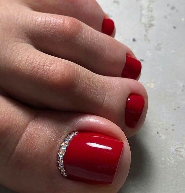 Red Toenails, Feet Nail Design, Pedicure Designs Toenails, Pedicure Nail Designs, Gel Toe Nails, Toe Nail Color, Acrylic Toe Nails, Pretty Toe Nails, Summer Toe Nails