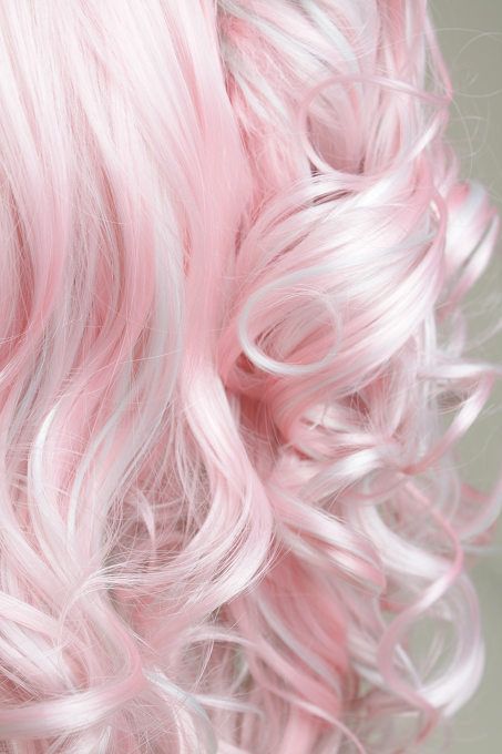 Candy Floss Curls...if i was famous or just completely unconcerned about breaking social norms, i would totally do this :) Pink Curls, Cotton Candy Hair, Light Pink Hair, Scene Girl, Pastel Pink Hair, Candy Hair, Smink Inspiration, Pink Passion, Ombré Hair