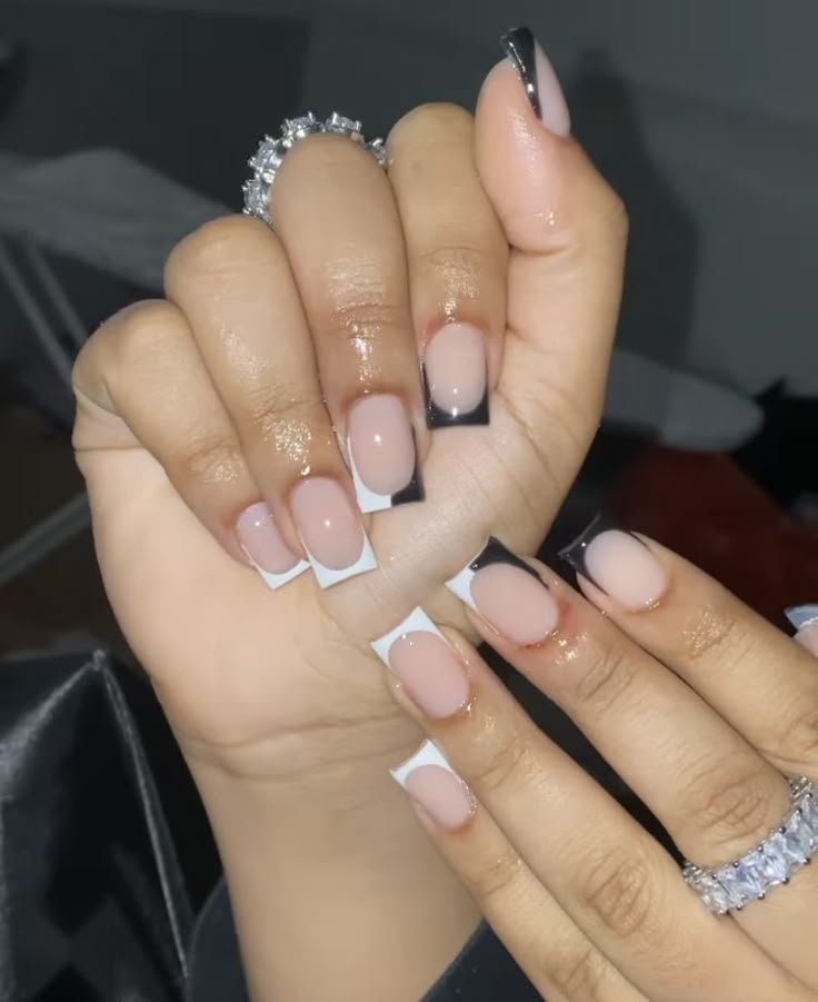 White Short French Tip Nails, Color Nails Designs, Cute Nails Acrylic, Nails Hoco, Short French Tip, Bridesmaid Nails, Tumblr Nail Art, Short French Tip Nails, Polish Crafts