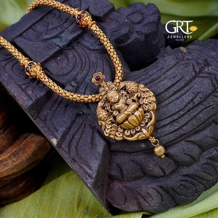 Grt Jewellers, Kalyan Jewellers, Latest Indian Jewellery, Indian Jewellery Gold, Creativity Ideas, Antique Necklaces Design, Minimal Jewellery, Antique Gold Jewelry Indian, Antique Necklaces