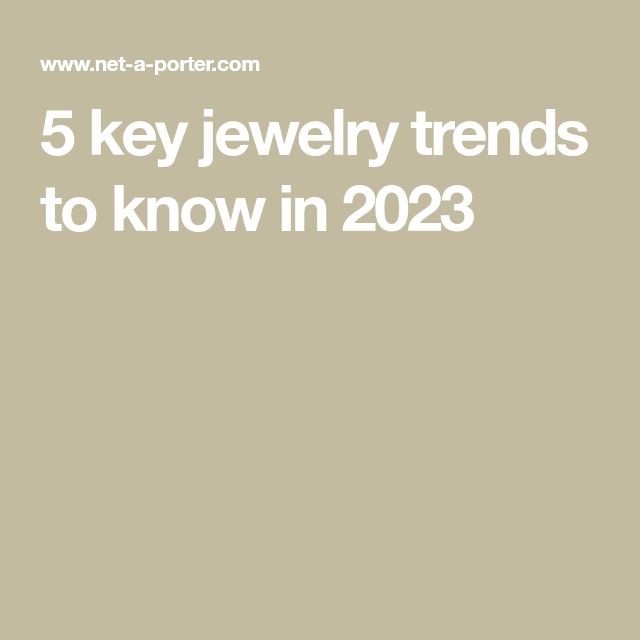 90s And 2000s Fashion, Biker Chain, Classic Bangles, Positive Mantras, Latest Jewellery Trends, Big Jewelry, Key Jewelry, Trending Necklaces, Precious Jewels