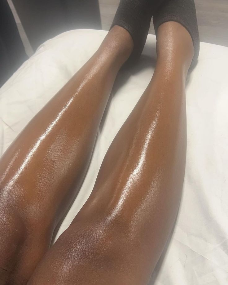 🦵 #smoothskin #smoothlegs #bodywaxing #waxart Leg Shaving Aesthetic, Smooth Legs Aesthetic, Shaving Aesthetic, Clear Body Skin, Clear Legs, Comfort Things, Glossy Skin, Texas Life, Smooth Legs