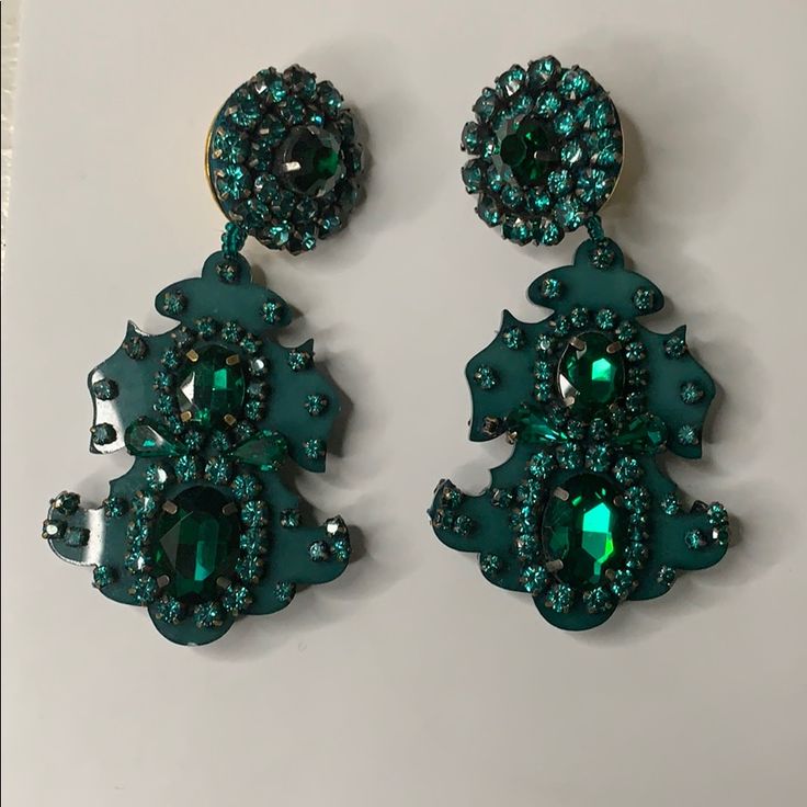 Jeweled Sachin & Babi Clip-On Earnings. Like New. Classy & Elegant Statement Earrings In Emerald Green. Sachin Babi, Earrings Color, Emerald Green, Statement Earrings, Emerald, Jewelry Earrings, Like New, Women Jewelry, Green