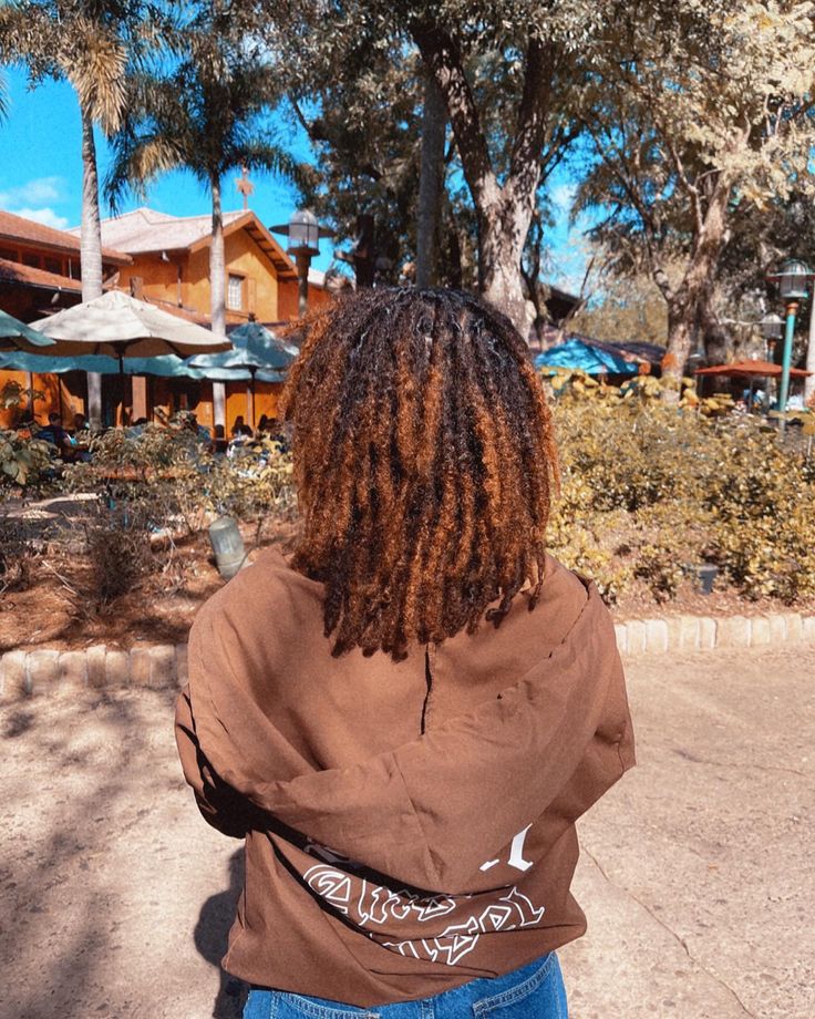 Cinnamon Colored Locs, Locs With Brown Tips, Brown And Black Locs Black Women, Ombré Brown Locs, Black Locs With Brown Highlights, Dyed Locs Highlights, Messy Starter Locs, Locs With Brown Highlights, Locs With Blonde Tips