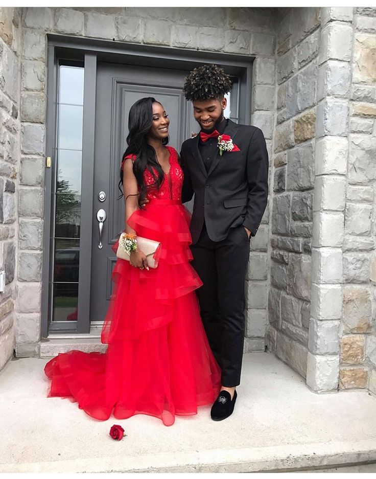 Follow me @Cleopatra4563💗 Red And Black Hoco Couples, Red Tuxedo For Men Prom, Red And Black Prom Couples, Black And Red Prom Suits, Red Prom Couple, Cheap Red Prom Dresses, Red Prom Suit, Homecoming Inspo, Prom Outfits For Guys