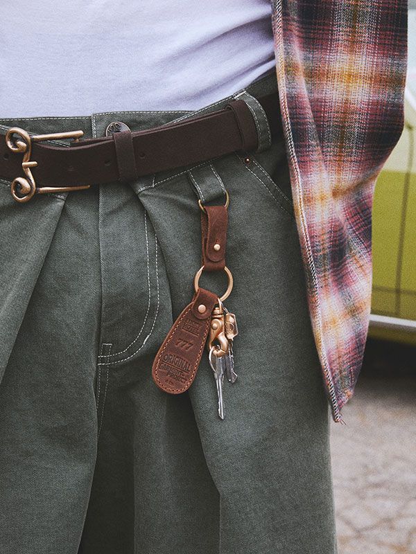 This is a casual and comfortable key chain by OGARP that is made out of high quality and sturdy leather. With unique design detail and trendy mood, you can style it for your casual and young daily outfit.- Easy to open key chain- Logo engraved leather chain- Additional leather hoop for versatile use Key Chain, Brown Keychain With Key Clip For Everyday Use, Wallet Chain Mens, Brown Keychain With Key Leash For Everyday Use, Leather Belt Keychain, Leather Wallet On Chain With Coin Pocket, Brown Keychain With Key Clip, Cool Carabiner, Leather Keychains With Key Leash For Everyday Use