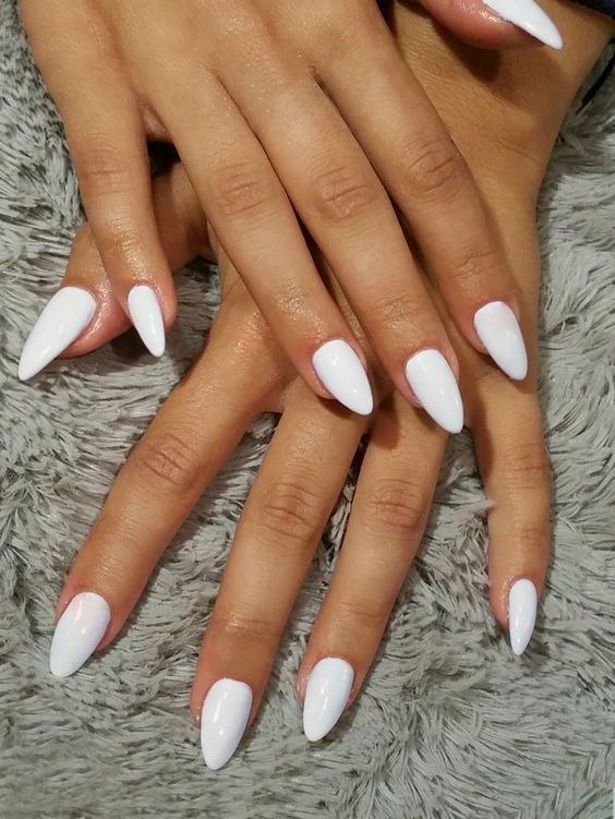 White Almond Nails. - Gist94 Nails Weiss, White Almond Shaped Nails, White Almond Nails, Bare Nails, Long Almond, White Acrylic Nails, Almond Shape Nails, Almond Acrylic Nails, Almond Nail