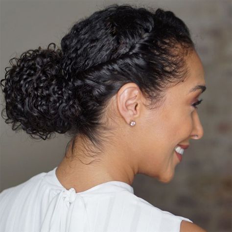 Professional curly hair twist style Hairstyles With Curled Hair, Fine Curly Hair, Curly Hair Photos, Hair Twist Styles, Penteado Cabelo Curto, Modern Hairstyles, Hair Photo, Short Curly Hair, Long Curly Hair