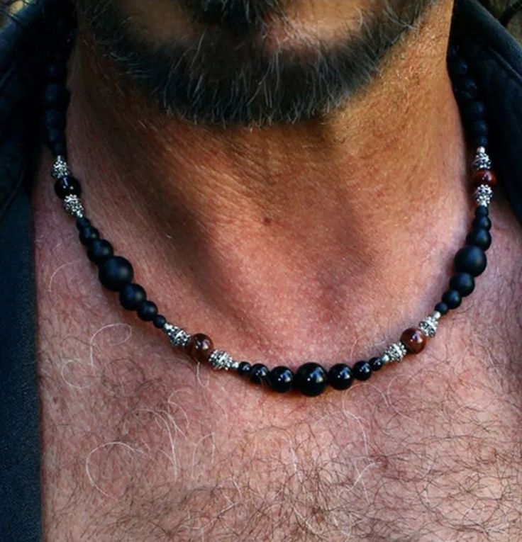 Masculine Jewelry Diy, Men Beaded Jewelry, Men Choker, Masculine Jewelry, Mens Beaded Necklaces, Boho Style Necklaces, Beads Bracelet Design, Diy Wire Jewelry, Handmade Wire Jewelry