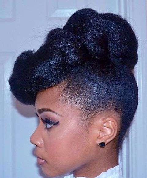 Style your next natural hair updo like the pros at home wihtout sending too much. Learn natural hair updo styling tips you can do at home to style your hair and prevent any further damage. Natural Updo, Natural Braided Hairstyles, Twisted Hair, Beautiful Natural Hair, Pelo Afro, 4c Hair, Hair Styles 2017, Natural Hair Updo, Penteado Cabelo Curto