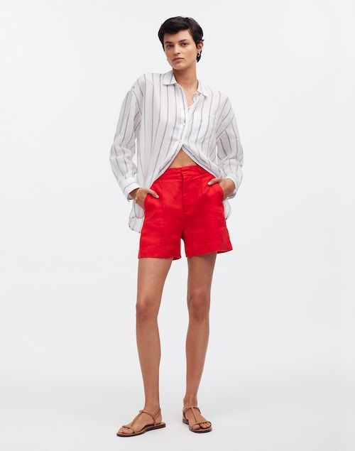 Classic Linen Bermuda Shorts For Summer, White High-waisted Linen Bermuda Shorts, High-waisted Linen Shorts For Daywear, Classic Linen Shorts, Spring Button-up Workwear Shorts, Spring Workwear Button-up Shorts, Relaxed Fit Linen Bermuda Shorts For Workwear, Summer Button Closure Shorts For Daywear, Casual Summer Shorts With Button Closure