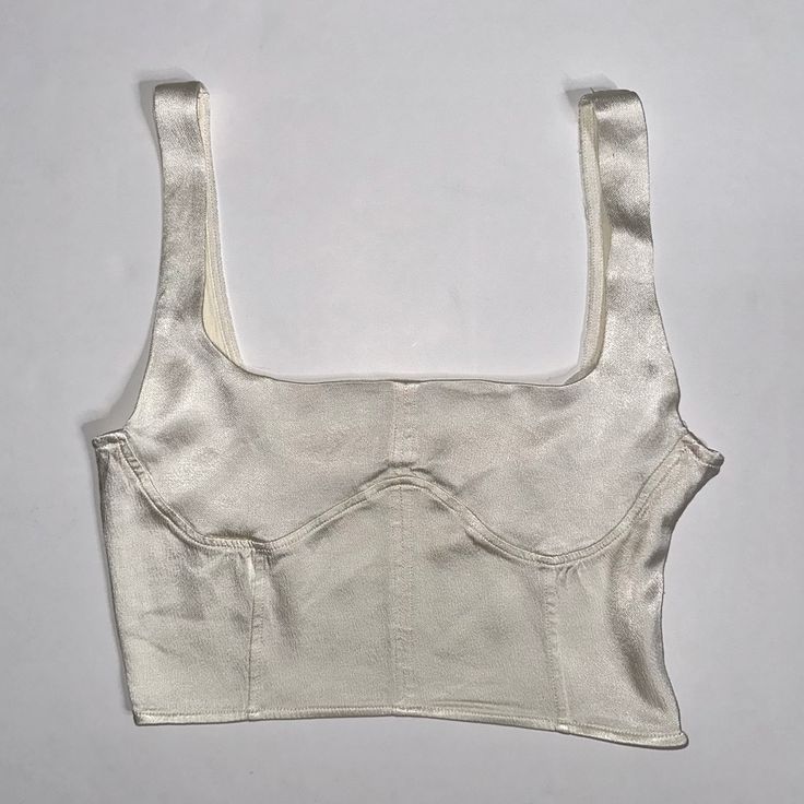 The Cutest Nude Crop Top. Quiet Lux Vibes In Excellent Condition. No Flawsstains/Damage/Discoloration. Bustier Design Front And Side Zipper Closure. Appears Nwot. No Signs Of Wear. Size - M Chest - 29” #Zara #Croptop #Minimalist #Nude Elegant Fitted Bandage Crop Top, Fitted Underbust Crop Top For Summer, Elegant Crop Top With Built-in Bra, Elegant Fitted Crop Top Corset, Elegant Summer Corset With Tank Straps, Elegant Cropped Summer Corset, Fitted Underbust Crop Top For Party, Elegant Boned Bodice Crop Top Corset, Bandage Top For Summer Evenings