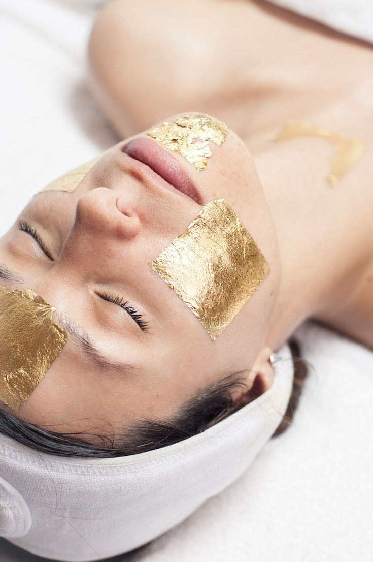 We Tried It: The Liquid-Gold Facial+#refinery29 Gold Facial, Facial Bar, Gold Everything, Gold Skin, Gold Mask, Gold Beauty, Beauty Remedies, Skin Care Brands, Liquid Gold