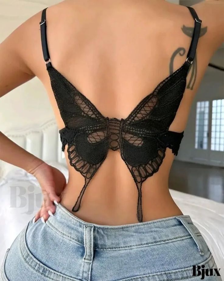 Lingerie Design, Mode Tips, Hot Lingerie, Brittle Nails, Black Lace Bralette, Black Bralette, Butterfly Shape, Lace Fashion, Bra Women