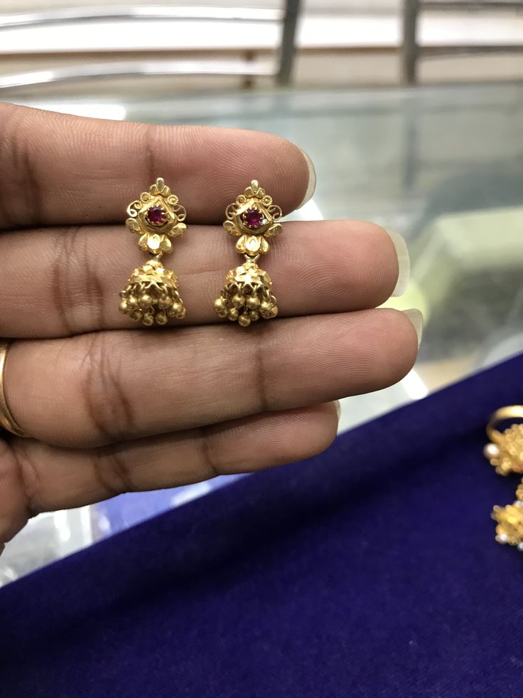 Small Jumki Gold, Small Gold Jumkhas, Small Buttas Ear Rings Gold, Small Jumki Designs, Ring Type Earrings Gold, Small Jumkas For Daily Use, Small Jhumkas Gold, 2 Gm Gold Earrings, Small Jhumki Earrings Gold