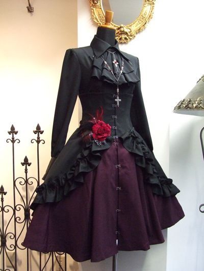 Gaun Abad Pertengahan, Gothic Outfits, Fantasy Fashion, New Releases, Lolita Dress, Gothic Lolita, Visual Kei, Lolita Fashion, Goth Fashion