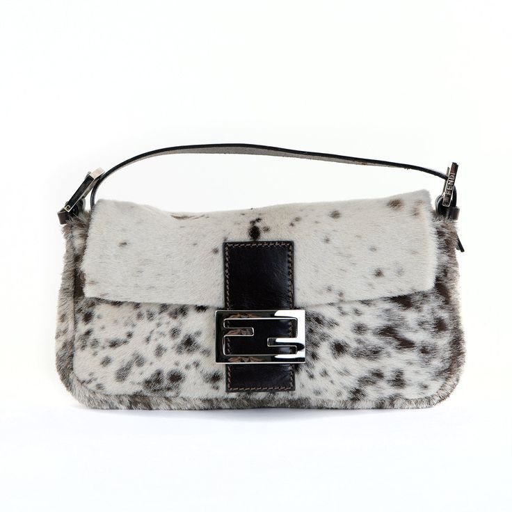 Vintage Fendi Baguette, Fendi Collection, Cow Print Design, Designer Bags Louis Vuitton, Pony Style, Vintage Designer Bags, Mens Crossbody Bag, Fendi Vintage, Vintage Fendi