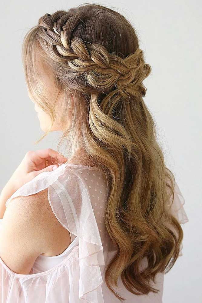 Sanggul Modern, Braided Crown Hairstyles, Medieval Hairstyles, Hairdo Wedding, French Braid Hairstyles, Shoulder Hair, Christmas Hairstyles, Crown Hairstyles, Everyday Hairstyles