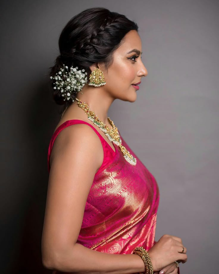 Saree Hairstyle, Priya Anand, Hairstyles For Gowns, Trendy Bridesmaids, Flower Bun, Hair Style On Saree, Saree Hairstyles, Traditional Hairstyle, Bridal Hair Buns