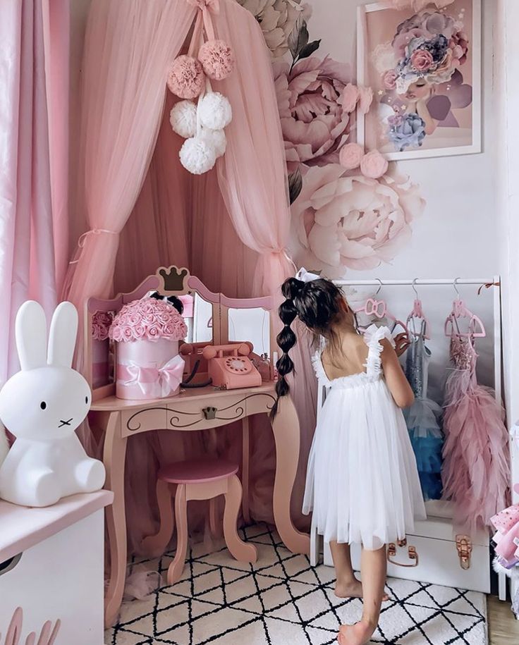 Princess Toddler Bedroom, Pink Toddler Girl Room, Toddler Rooms Girly, Pink Girls Room, Ballerina Bedroom Ideas Kids, Pink Toddler Room, Ballerina Themed Bedroom, Pink Princess Playroom, Girls Ballerina Bedroom