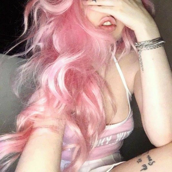 Pink And White Hair Split, Pink Hair And Tattoos, Fluttershy Hair, Aesthetic Pink Hair, Pink Hair Inspiration, Pink Hair Aesthetic, Curly Pink Hair, Long Pink Hair, Light Pink Hair