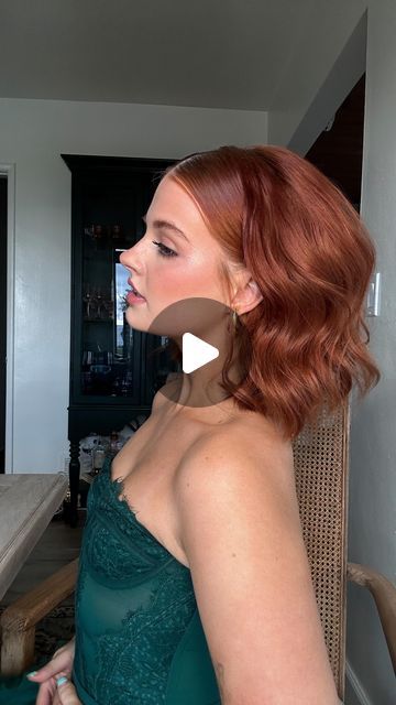 Shoulder Length Hair Styles Formal, Hairstyles For Off The Shoulder Dress Short Hair, How To Style Short Hair For Wedding, Hair Styles For Short Hair Wedding Ideas, Wedding Guest Hair Shoulder Length, Shoulder Length Hair Wedding Guest, Haïr Style For Short Hair Wedding, Formal Shoulder Length Hairstyles, Short Hair For Wedding Bridesmaid