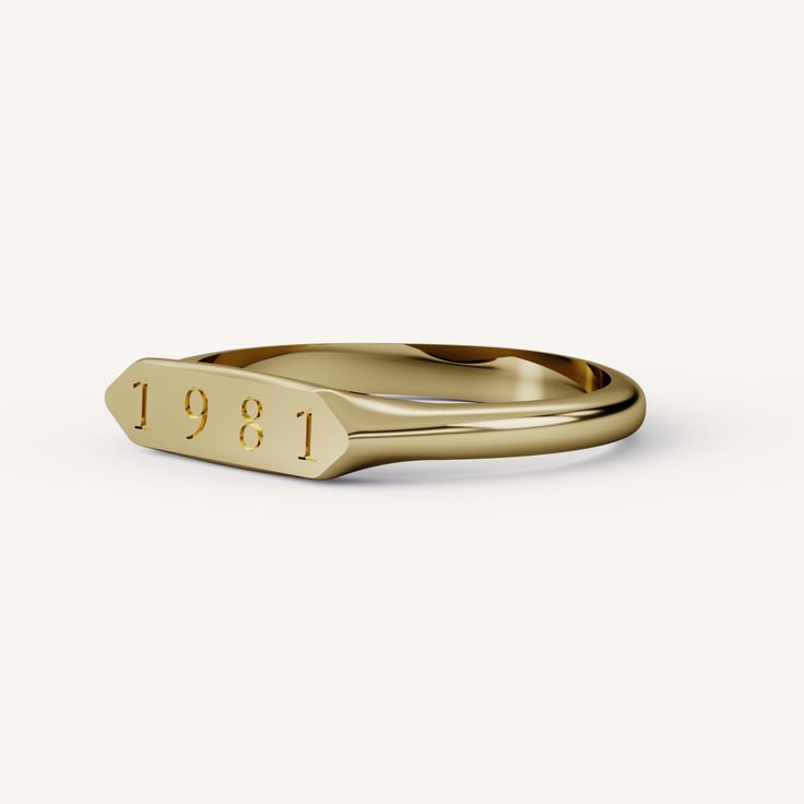 Dated Signet features a rectangular signet style ring that has a tapered band. Engraving options available. Tapered Ring Band, Signet Wedding Band, Skater Jewelry, Signet Engagement Rings, Signet Ring Women, Signet Rings Women, Wedding Day Jewelry, Jewelry Education, Trending Engagement Rings