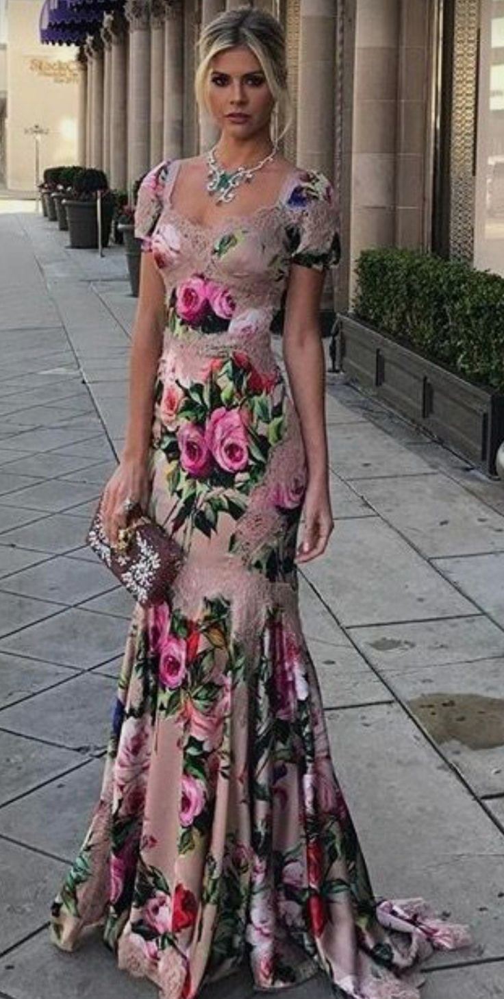 Floral Gown, Maxi Dress Evening, Floral Fashion, Gorgeous Gowns, Beautiful Gowns, Long Dresses, Printed Maxi Dress, Fancy Dresses, Gorgeous Dresses