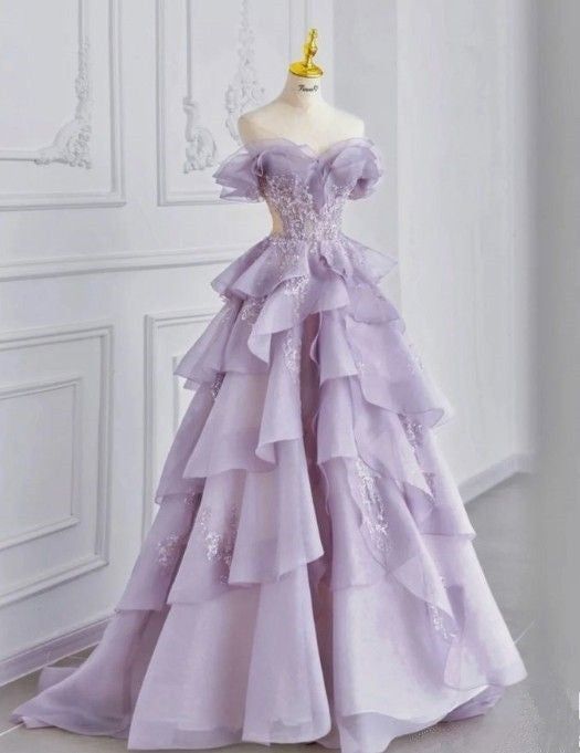 Fabric:Tulle Color:Lilac Size: US 2-16. True to the size chart. Check our Size Chart to get your correct size. Highly suggest the custom size for plus size. Free custom-size service is available. Put your exact measurements in the note box or email your exact measurements once the order is placed. Have questions about sizing, color, time, or styling? Send us a chat or email us: preppydress@outlook.com Fairy Ball Gown, Lilac Prom Dresses, Pretty Quinceanera Dresses, Prom Dress Evening, Prom Dress Inspiration, Cute Prom Dresses, Pretty Prom Dresses, فستان سهرة, Custom Size Dresses