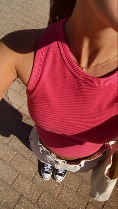 #pinktops Zara Pink Crop Top, Pink Crop Tank Top Outfit, Pink Tank Top Outfit, Pink Tank Tops Outfit, Cropped Tank Top Outfit, Undershirt Outfit, Zara Basic Top, Germany Fashion, Insta Aesthetic