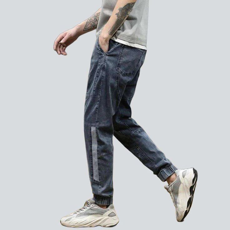 Welcome to the 2023 Autumn Collection and the latest addition to your wardrobe our street-trend denim joggers with bands! Flaunt your unique trend in this vintage-inspired jogger. textured to perfection with a mid-waist silhouette and drawstrings closure.Why You'll Fall In LoveFashioned with a comfortable fit. this jogger is perfect for everyday wear and special occasions alike. The mid-waist form and drawstrings closure ensure a perfect fit as you move through your day in comfort and style.Unmi Vintage Street Style, Modern Street Style, Punk Vintage, Vintage Preppy, Wardrobe Classic, Distressed Boyfriend Jeans, Denim Patterns, Autumn Collection, Denim Joggers