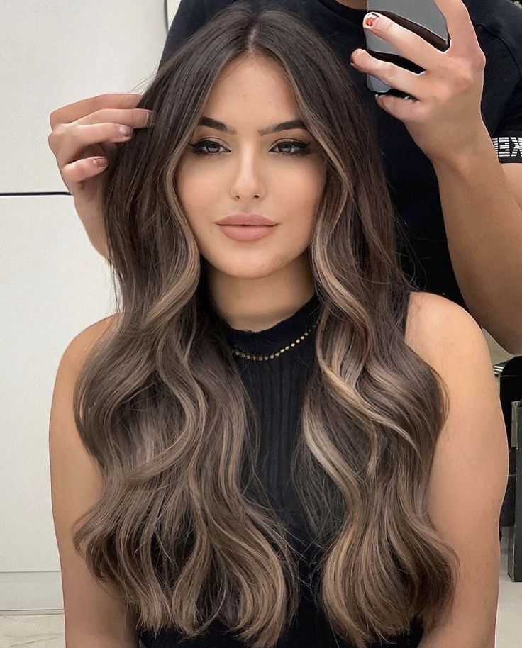 Black Hair Balayage, Brown Hair Looks, Brown Hair Inspo, Brunette Hair With Highlights, Brunette Balayage Hair, Hair With Highlights, Brown Hair Balayage, Light Hair Color, Balayage Brunette