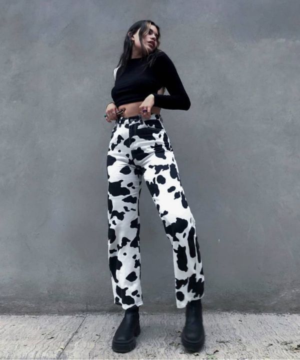 Print Jeans Outfit, Cow Print Pants, Cow Print Dress, Cow Dress, Cow Outfits, Animal Print Outfits, Animal Print Fashion, Muslimah Fashion Outfits, Fashionista Clothes